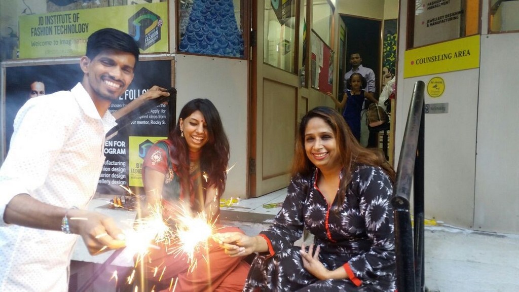 Diwali Celebration diwali celebration - Diwali Celebration 8 - Diwali Celebration – JD Institute of Fashion Technology, Mumbai