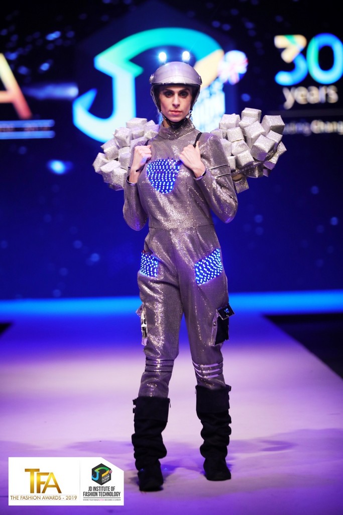 cosmic threads - image013 2 - Cosmic Threads-Switch-The Fashion Awards 2019