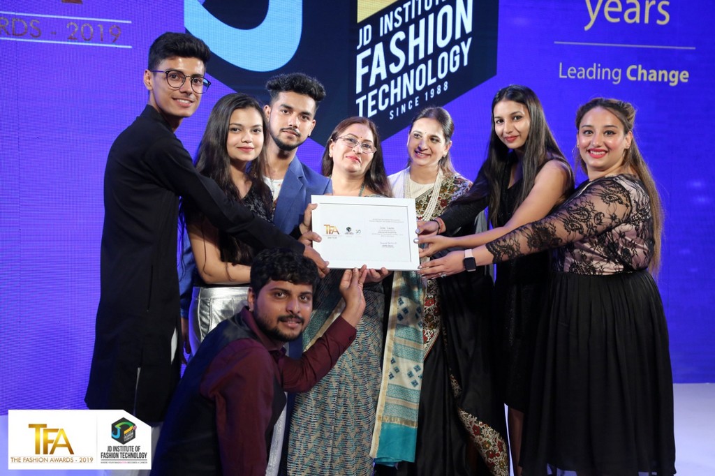 cosmic threads - image017 2 - Cosmic Threads-Switch-The Fashion Awards 2019